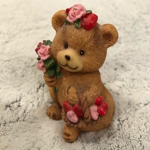 Collectible bear, hearts & roses